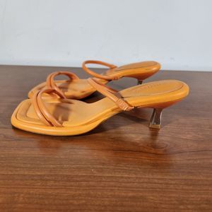 SCHUTZ Agatha Mid Women's Leather Heel Sandals Orange Color Size 7 B *FLAWS*